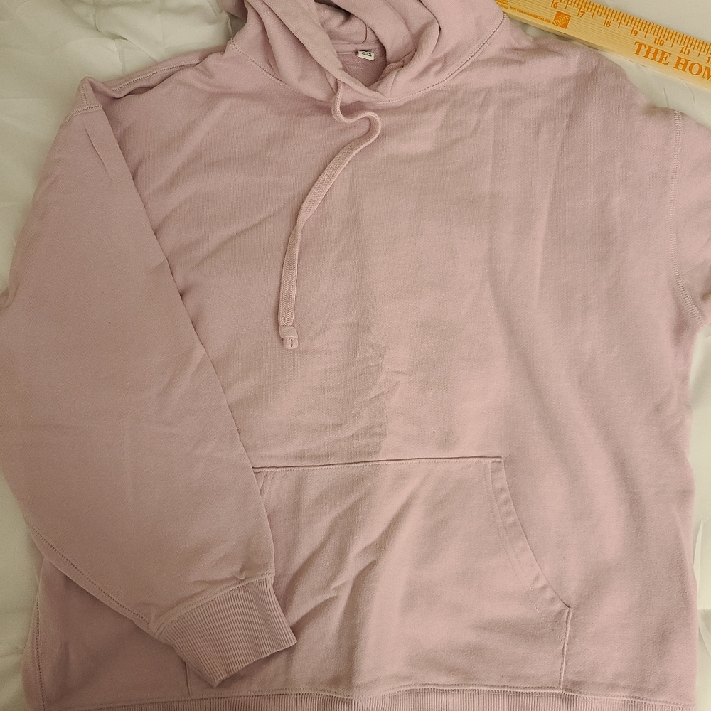 Uniqlo light weight pink cotton hoodie.